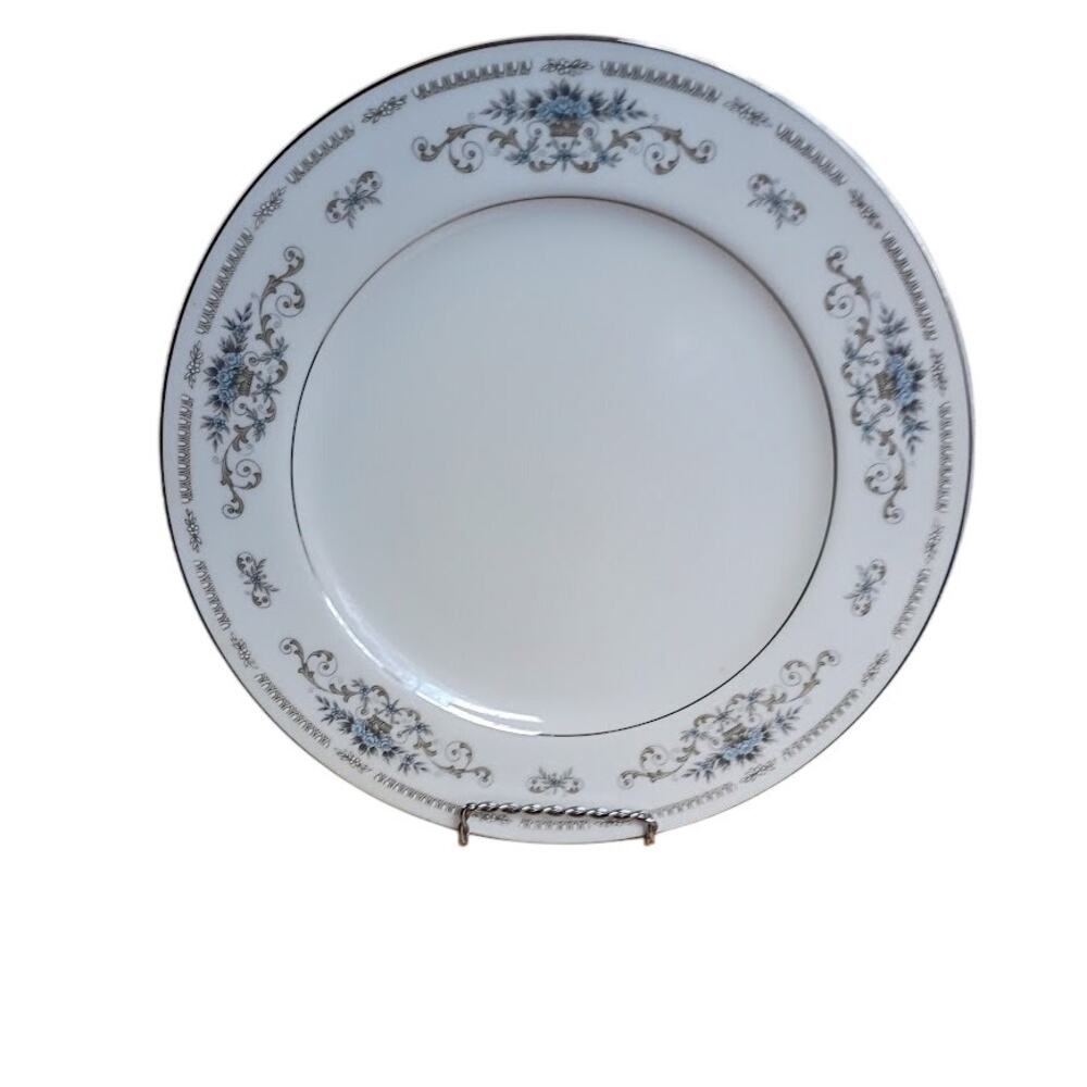 Vintage Diane Fine Porcelain China Japan Dinner Plates 10.25"